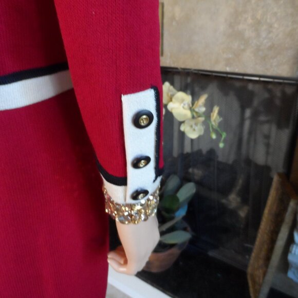 St. John Collection Red Skirt & Jacket Knit Suit Size 6/M - Picture 10 of 16